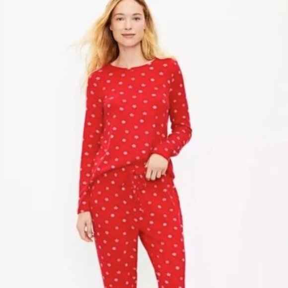 NWT LOFT Women’s Cozy Holiday Snowflake Pajama SET in Fleece - Picture 1 of 9